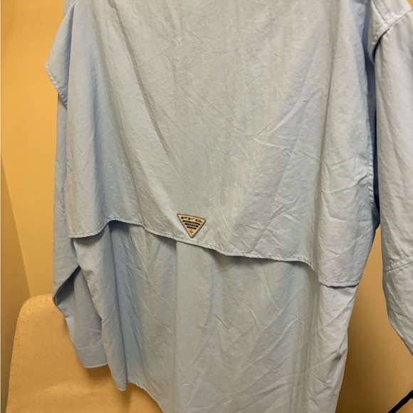 Columbia PFG Men’s Large. Lt. Blue. - Picture 2 of 4